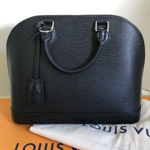 NEW LV alma pm (noir epi leather) w/shoulder strap